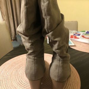 Taupe color Boot